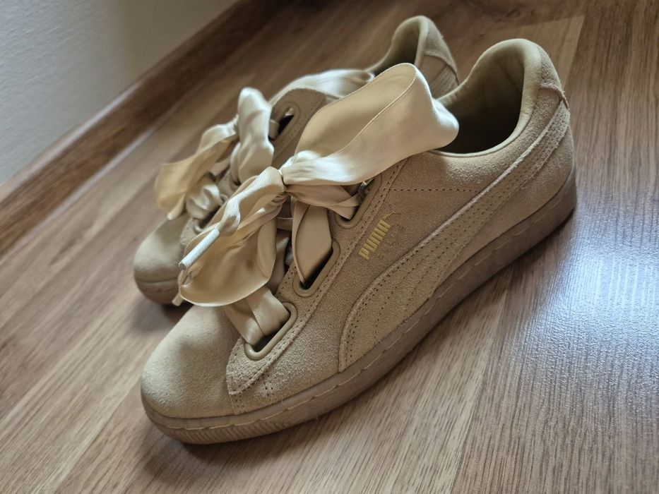 Puma Suede Heart – Beżowe / Miodowe Zamszowe Trampki z Wstążkami