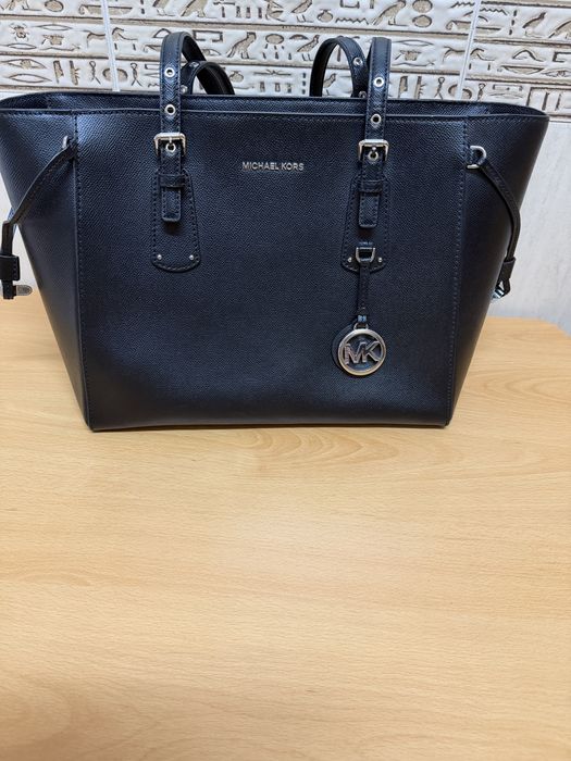 Mala Michael Kors Preta