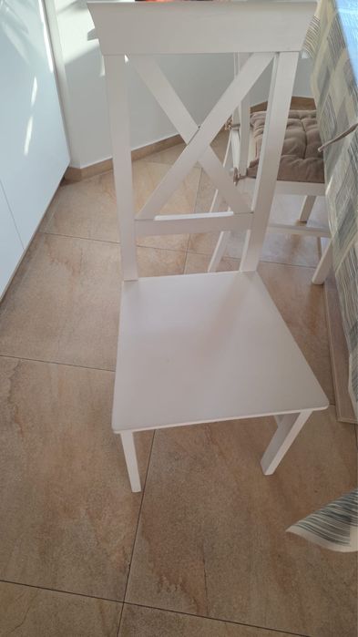 Stol do jadalni plus krzesla