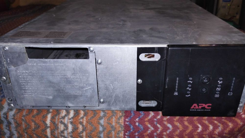 Безперебійник ДБЖ УПС APC Smart UPS 3000