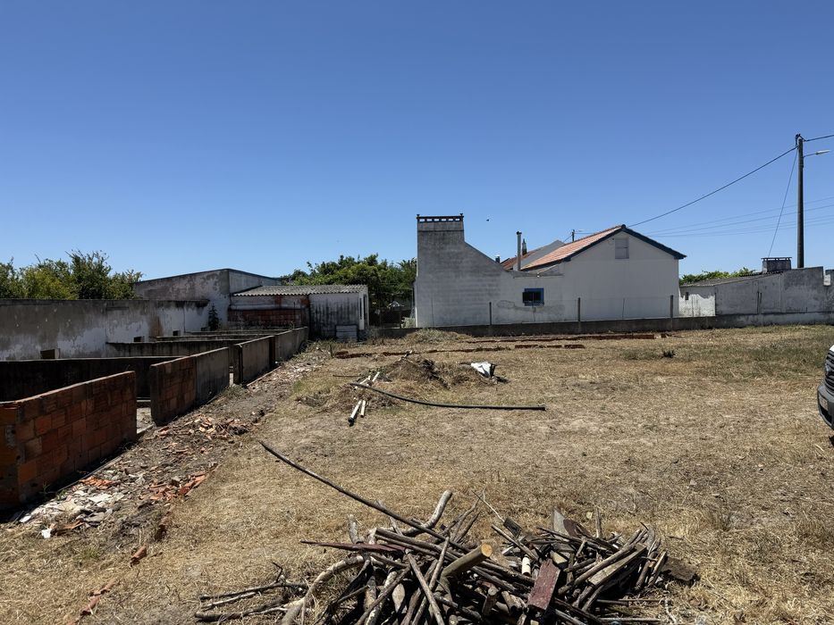 Alugo lote de terreno