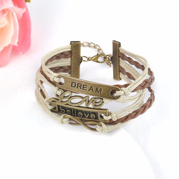 Pulseira Dream Love. novas e seladas. poucas unidades.