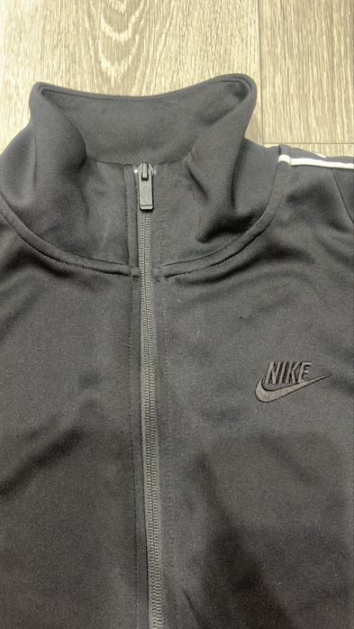 Вітровка Nike , у чорному кольорі , в розмірі М-L