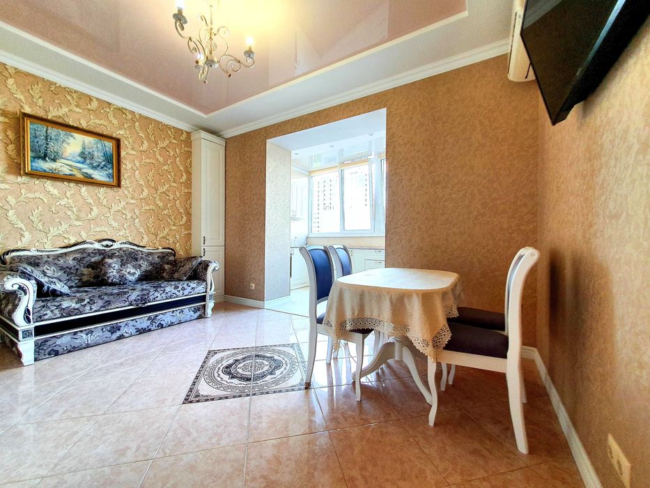 Своя Люкс Центр 2-к квартира м Научная Госпром Клочковская