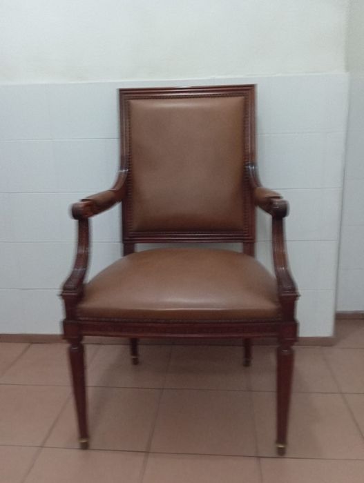Cadeirão  antigo