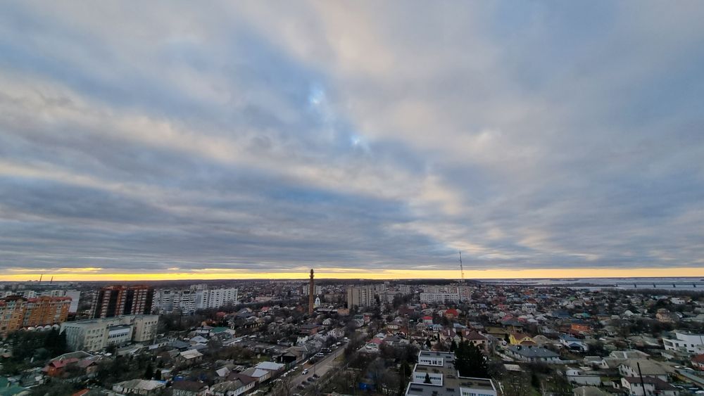 БЕЗ КОМІСІЇ. 1здача.2кімн.46м2.Інвертори на тепло,воду.В тихому центрі