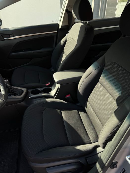 Автомобіль Hyundai Elantra 1.6 2019 рік