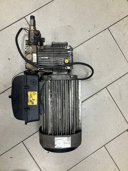 Продам професійний апарат високого тиску для мийки автомобілів: 28 000 ...