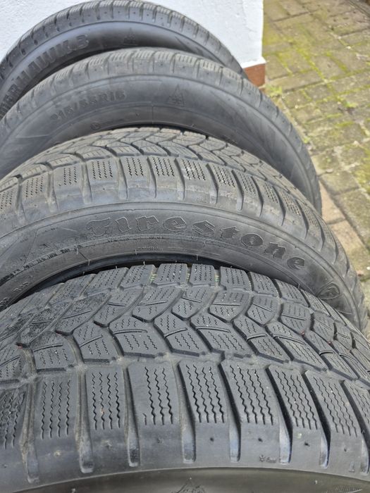 Komplet Opon zimowych Winterhawk 215/55 R16