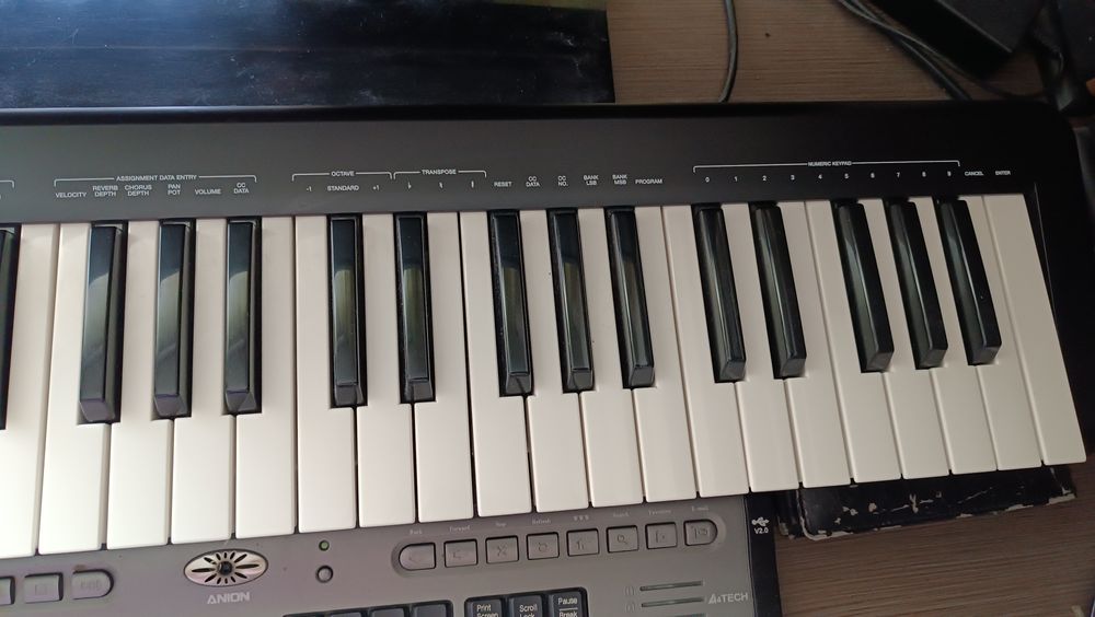 Миди клавиатура Alesis Q49