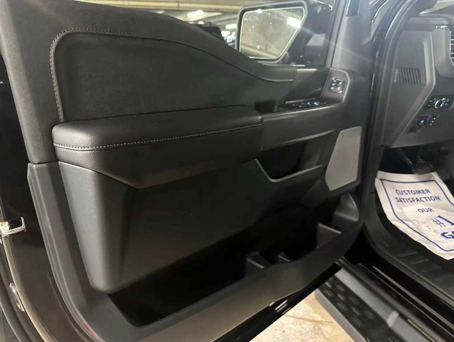 Ford F150 Lightning 131кВт Lariat 2025