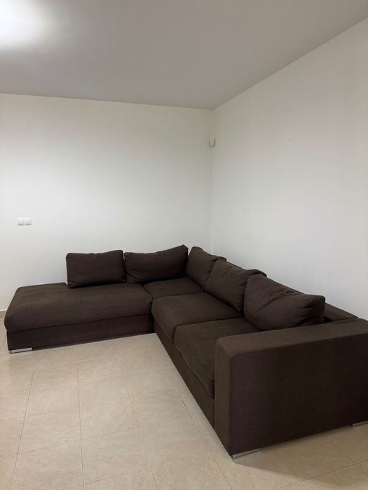 Sofá de Design BoConcept (L) + Mesa de Apoio em Madeira