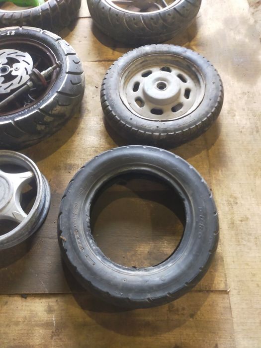 Колеса на скутер, тачку розмір r10 та r12. . Шини , диски . Розборка .