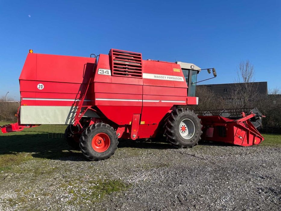 Продається Зернозбиральний комбайн Massey Ferguson MF - 34 !