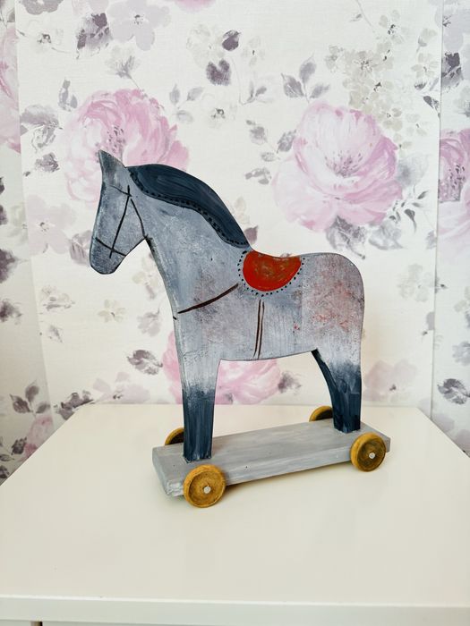 Duży Drewniany koń na kółkach, ozdoba konik retro