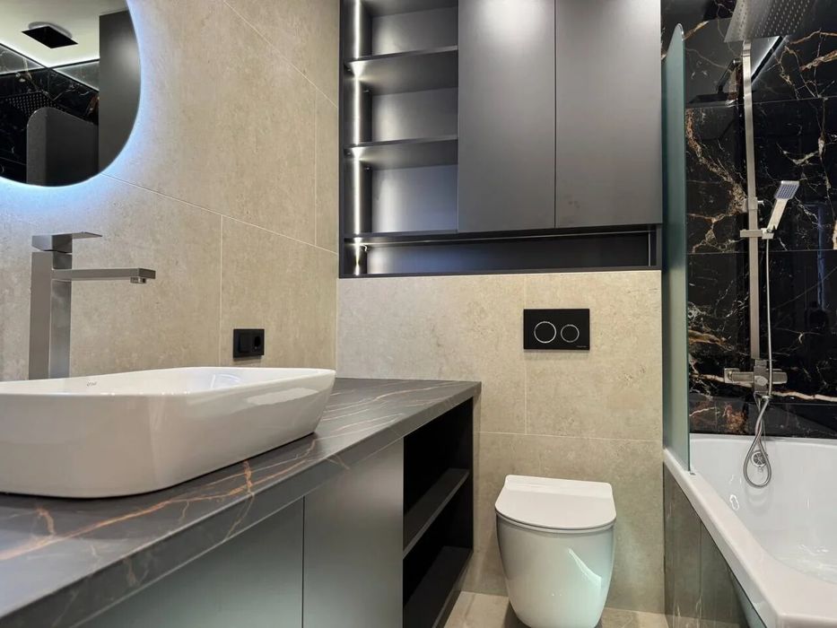 Оренда! 1.5 кім з сучасним ремонтом біля озера з басейном на даху