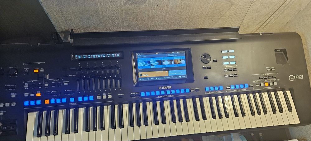 Yamaha  genos  keybord