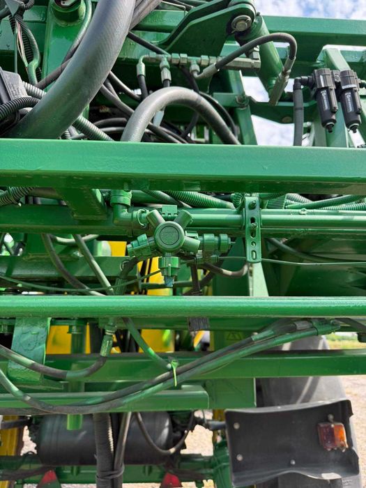 Обприскувач John Deere 840i