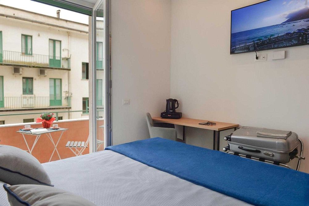 Quartos para CASAL. Centro Lisboa. Despesas incluid.Entrada IMEDIATA.