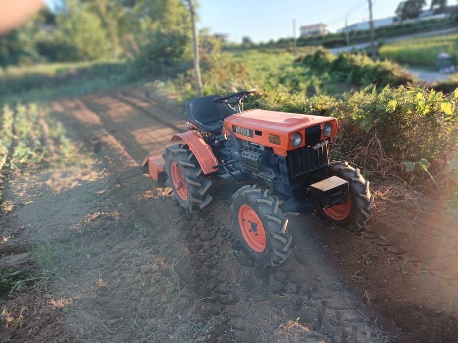 Kubota b6000 com Fresa