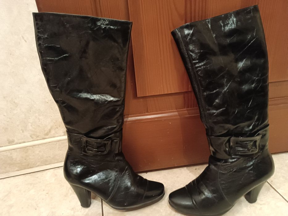 Чоботи зимовіі,Польша,р.35-36, натуральна шкіра,в середині цигейка