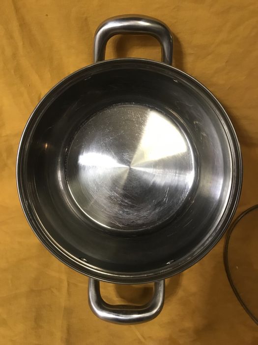 Продам кастрюлю для кухни