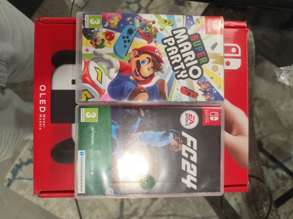 Nintendo Switch OLED Branca + 2 Jogos + Comando Extra + Estojo Bigben