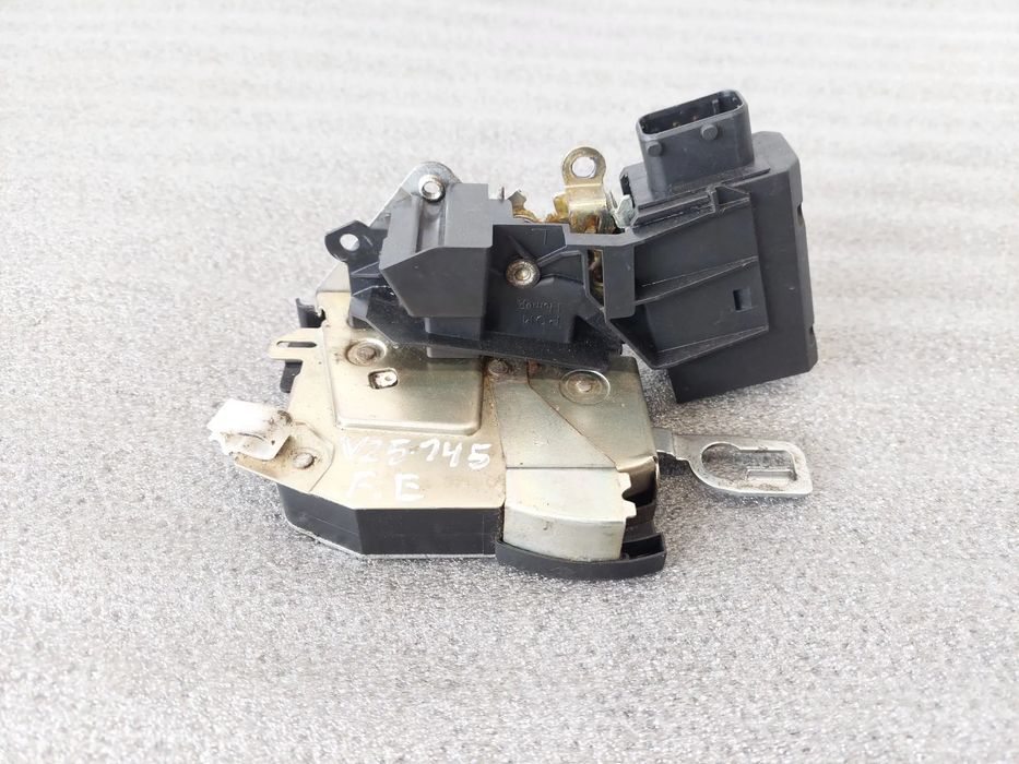 Fechadura / fecho porta frente direito BMW 3 Compact (E36)