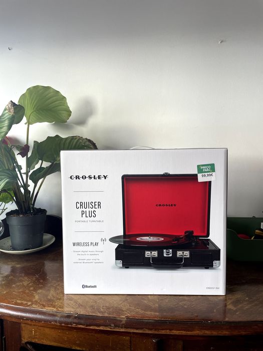 Gira-Discos Bluetooth Crosley Voyager CR8017B-WB4 NOVO/NUNCA USADO