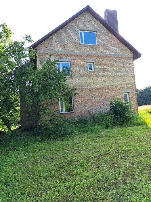 Терміновий продаж будинку в передмісті Луцька біля лісу!