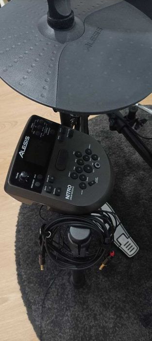 Bateria eletrónica Alesis Nitro Mesh kit | Drumkit