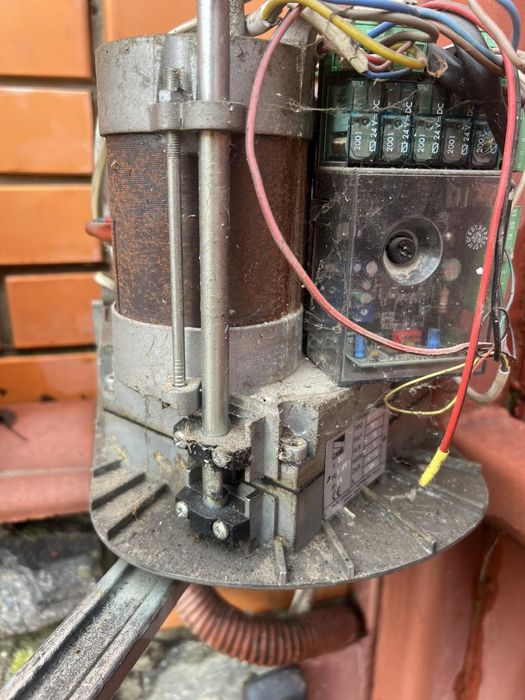 Ремонт воріт. Ремонт ворот. Ремонт плат. Ремонт пультов. Автоматика.