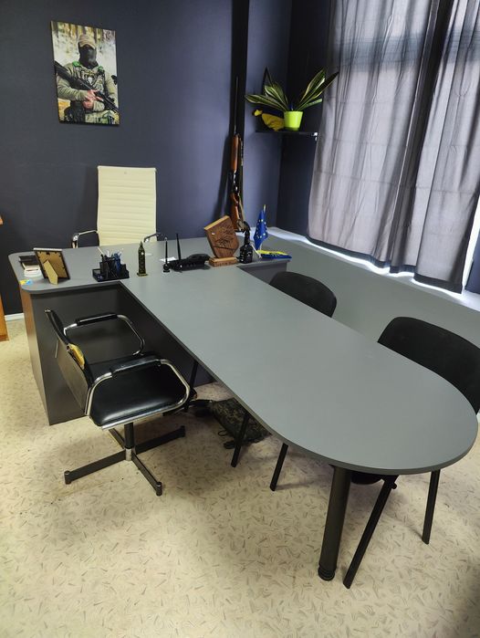 Продам стіл для нарад