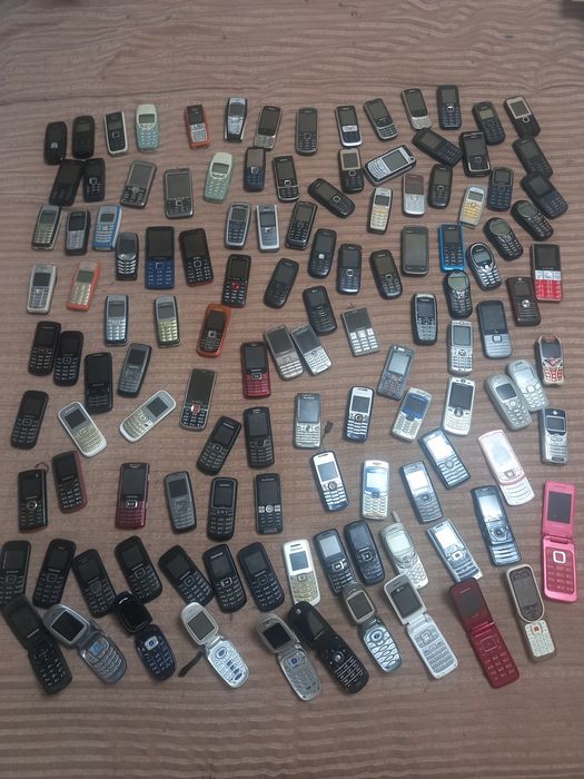 Мобильные телефоны