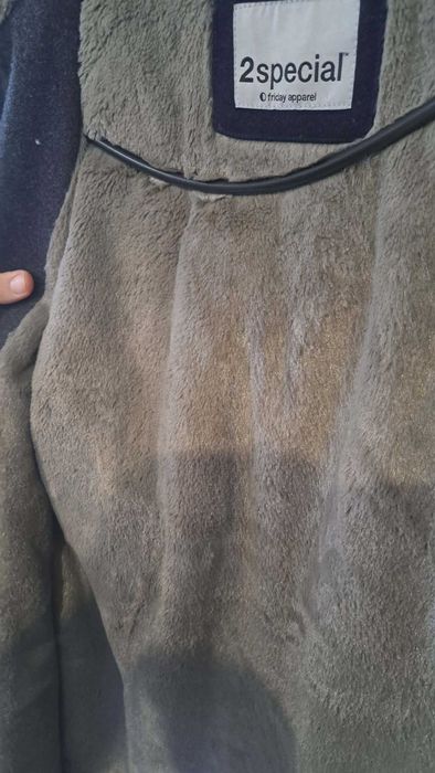 Damski płaszcz z futerkiem 2special Friday Apparel  bardzo dobry stan