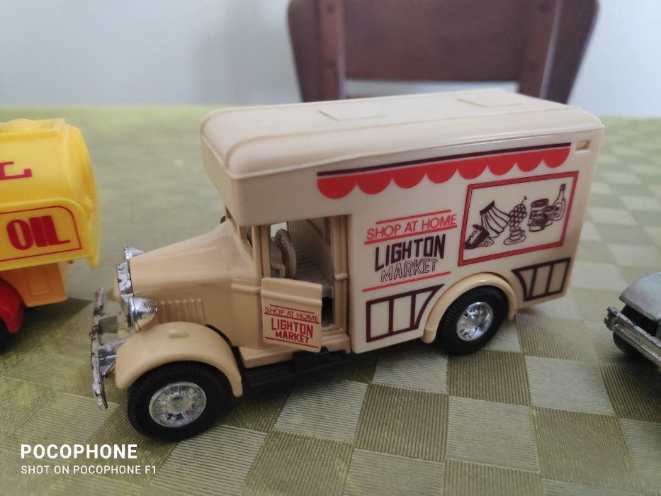 Carros Vintage - em metal