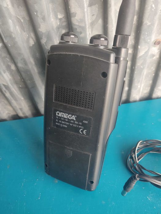 radio com pilhas e transformador