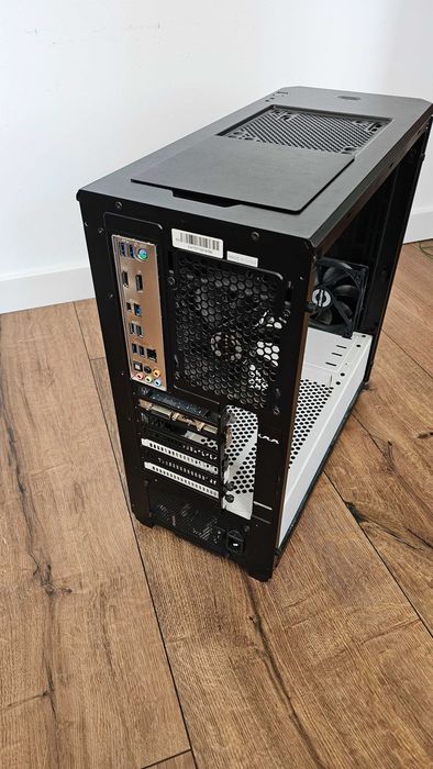 Komputer PC Ryzen 7 1700 / 16GB RAM / SSD 500GB / GT 730 / ASUS X370 / Phanteks