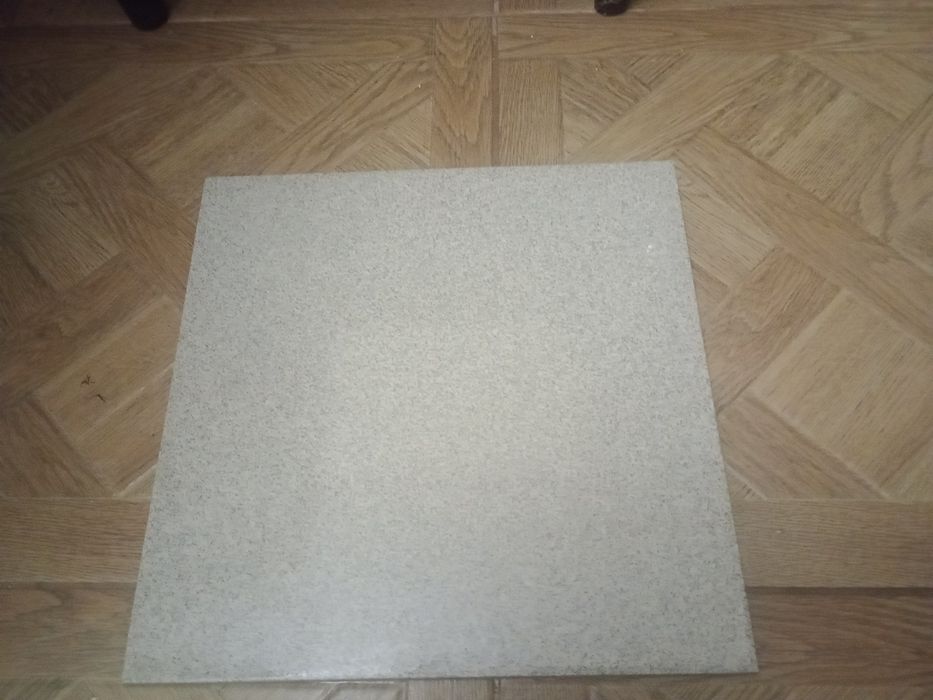 Продам  плитку в остатке