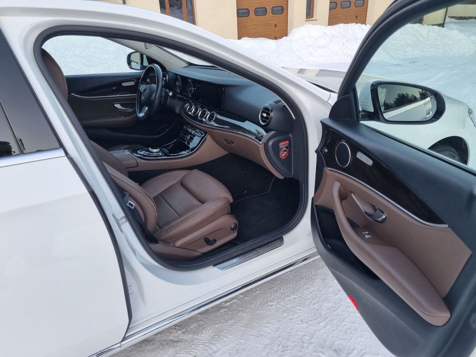 Mercedes Benz 2017 рік