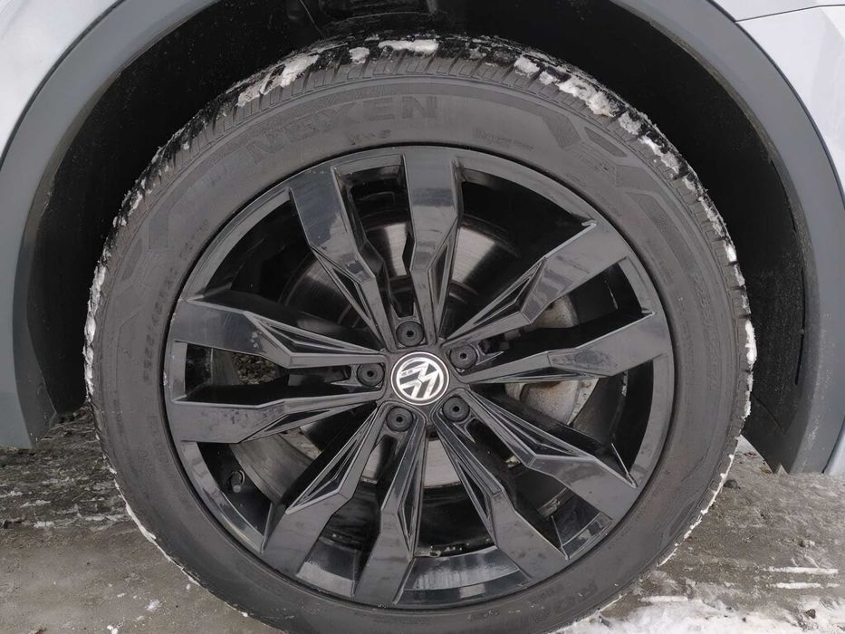 Volkswagen Tiguan      2020