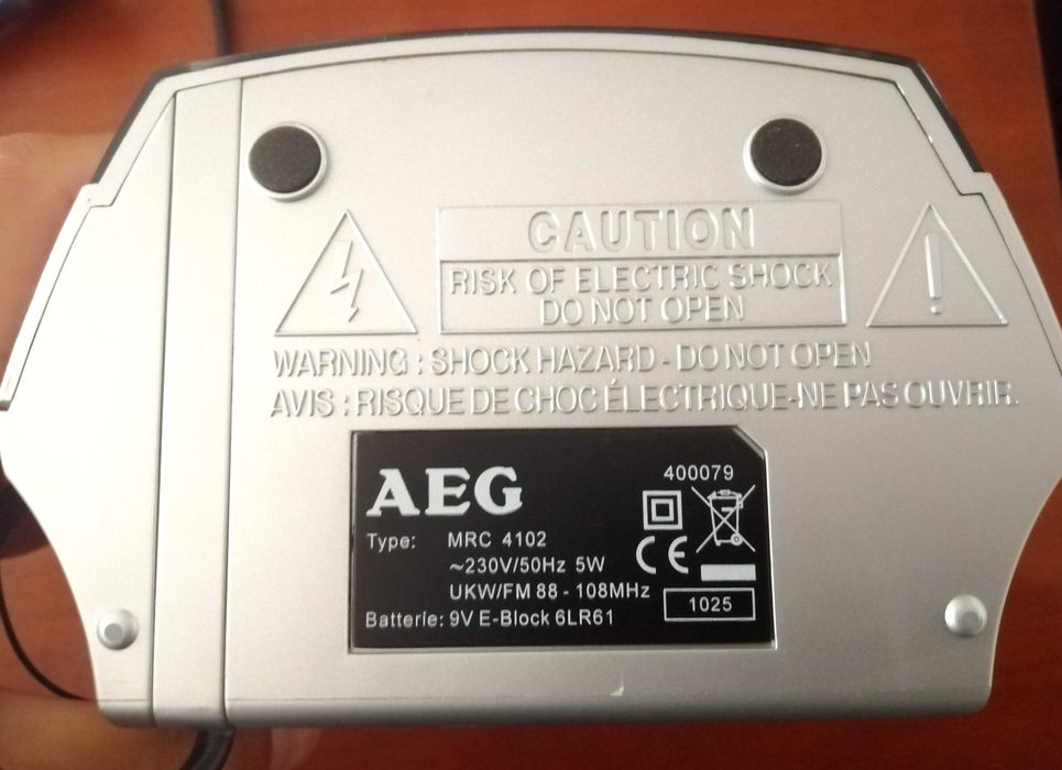 Rádio despertador AEG