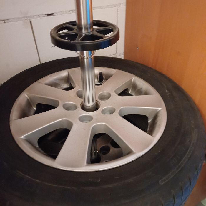 Felgi aluminiowe Dunlop opony letnie VW  golf plus Stojak  Felgi 15 alusy