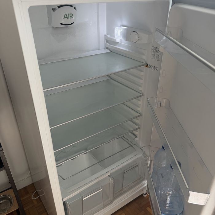 Frigorifico grande Hotpoint em perfeito funcionamento