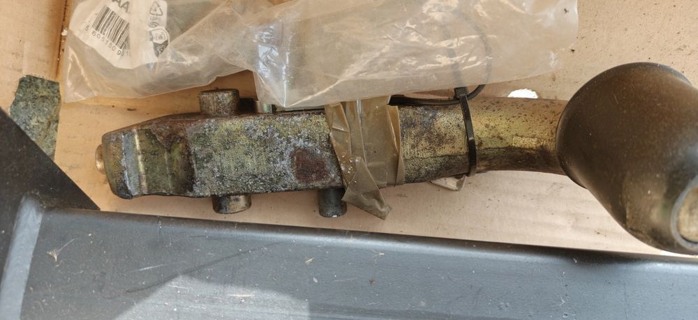 Gancho de Reboque Land Rover TD4