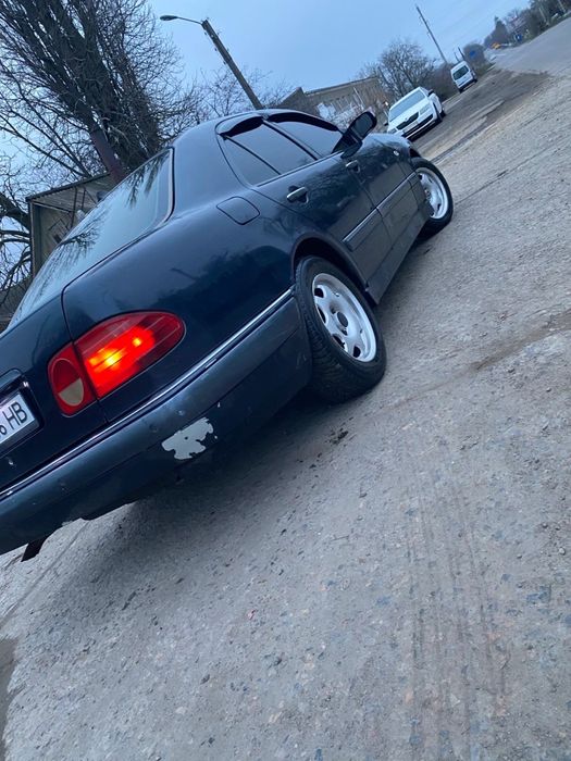 Мерс, очкарик 210