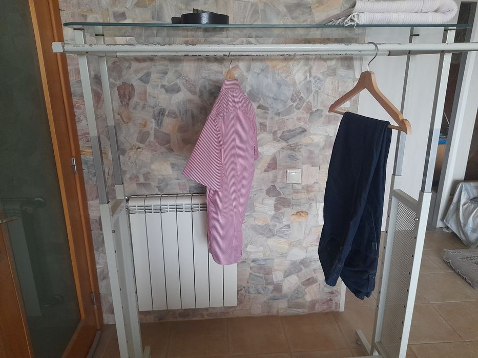 Camiseiro para lojas de roupa ou particulares