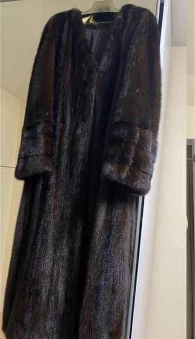 Норкова шуба в гарному стані