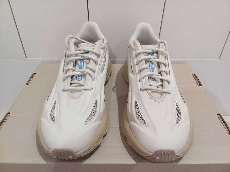 sportowe sneakersy marki Adidas Ozweego Celox 39 1/3 wkładka 25 cm