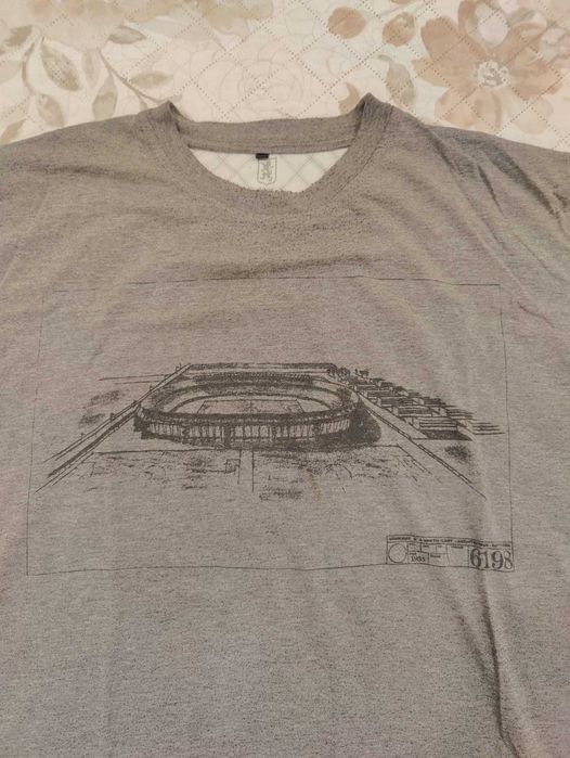 T-shirt do Feyenoord Rotterdam tam. L em bom estado